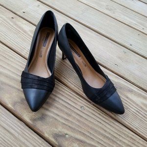 Clarks Size 8.5 M Linvale Maddie Pumps in Black